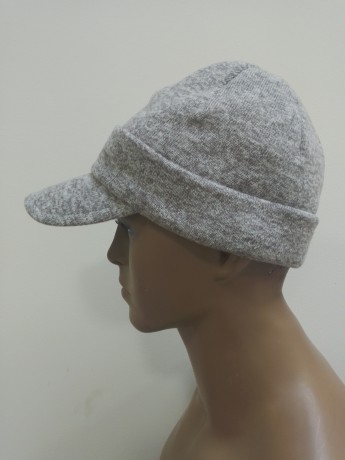 89111 Шапка TRAPER ФОРЕЛЬ трикотажная с козырьком цвет серый