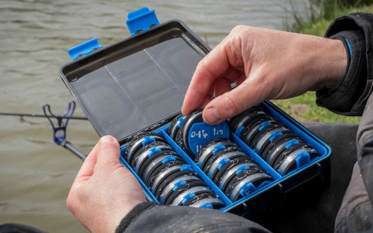 Поводочница с круглыми мотовилами Preston REVALUTION STORAGE BOX (21 шт.)