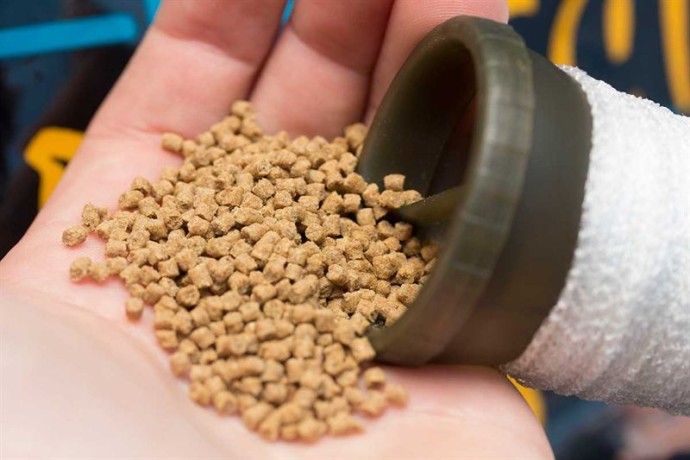 Сетка ПВА с резаком бойлов Korum PVA MESH WITH BAIT CUTTER